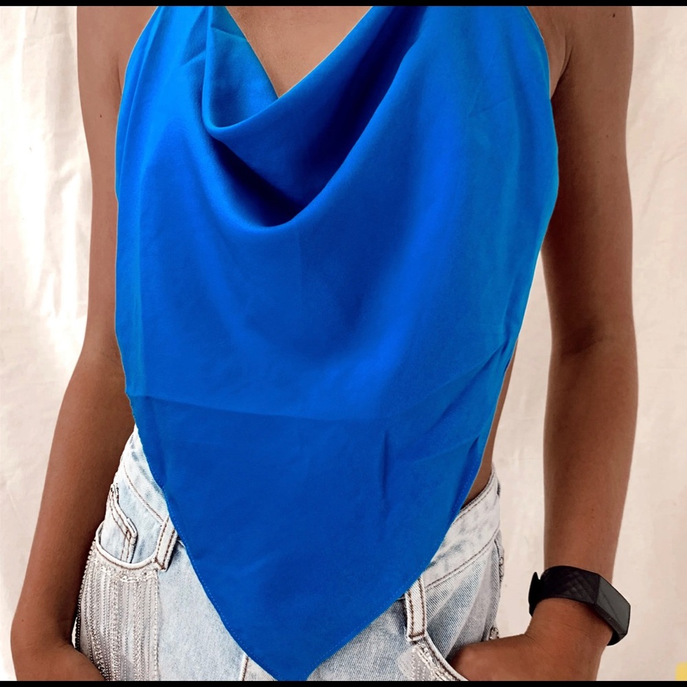 Blue multi style top